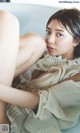 Asuka Kawazu 川津明日香, 写真集 「冬に咲くWinter Flower」 Set.01 P29 No.126153